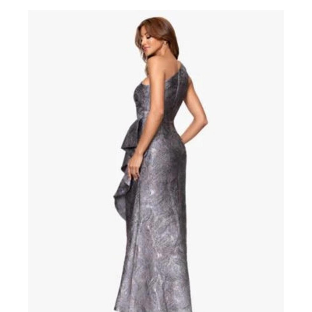 Xscape Silver One Shoulder Metallic Gown Size 4 NWT Formal Ruffle Dress GALA MOB - Picture 5 of 13